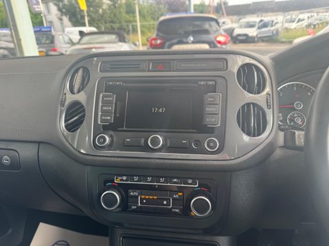 Volkswagen Tiguan 2.0 TDI BlueMotion Tech Match 4WD Euro 5 (s/s) 5dr 19
