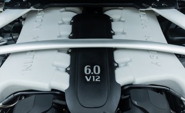 Aston Martin V12 Vantage S Coupe 38