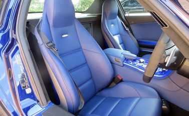 Mercedes-Benz SLS AMG 8