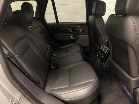 Land Rover Range Rover 3.0 SD V6 Vogue Auto 4WD Euro 6 (s/s) 5dr 28