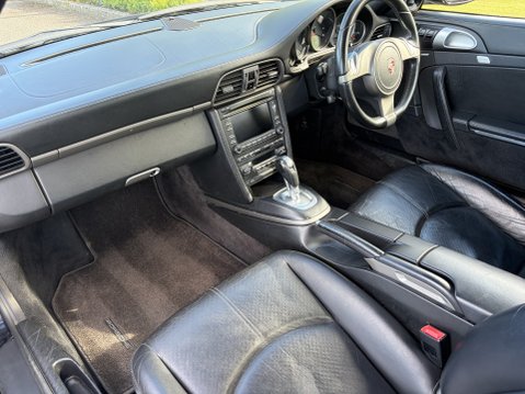 Porsche 911 CARRERA 2 PDK 16