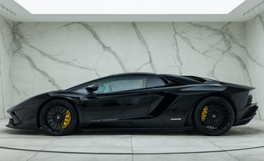 Lamborghini Aventador S LP 740-4 ROADSTER 8