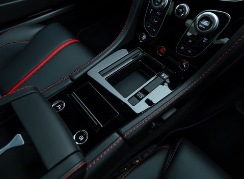 Aston Martin V12 Vantage s 22