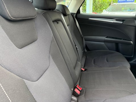Ford Mondeo 2.0 TDCi Titanium Euro 6 (s/s) 5dr 33