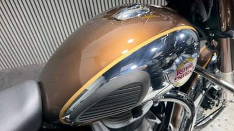 Royal Enfield Classic 2023 LESS THAN 2K OUTSTANDING CONDITION PANNIERS SCREEN ETC 350CC 36