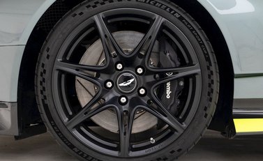 Aston Martin Vantage GT8 6