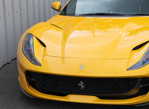 Ferrari 812 Superfast 26