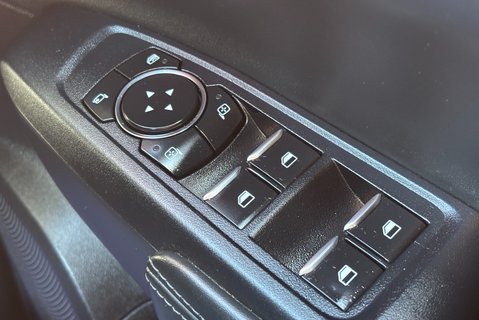 Ford Ranger 3.0 T Raptor Ecoboost - Electric Roller Shutter 41