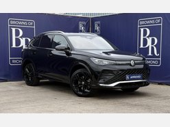 Volkswagen Tiguan 1.5 TSI eHybrid 19.7kWh R-Line SUV 5dr Petrol Plug-in Hybrid DSG Euro 6 (s/ 1