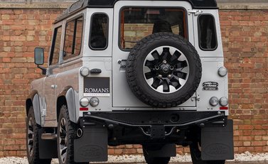 Land Rover Defender 90 Works V8 70th Edition 3