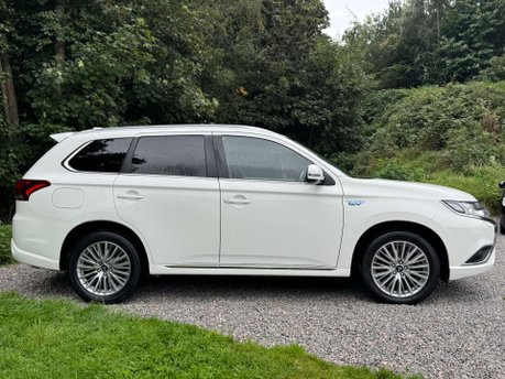 Mitsubishi Outlander 2.4 Outlander Dynamic PHEV CVT 4WD 5dr