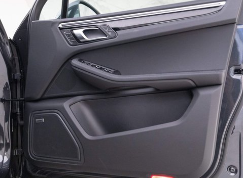 Porsche Macan S PDK 17