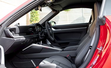 Porsche 911 Turbo S Cabriolet (992) 16