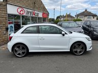 Audi A1 TFSI S LINE 8