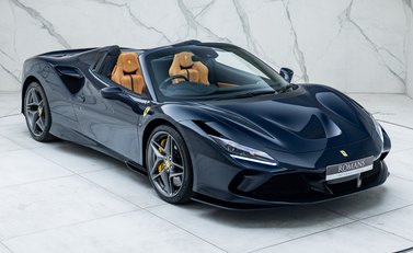 Ferrari F8 SPIDER 6