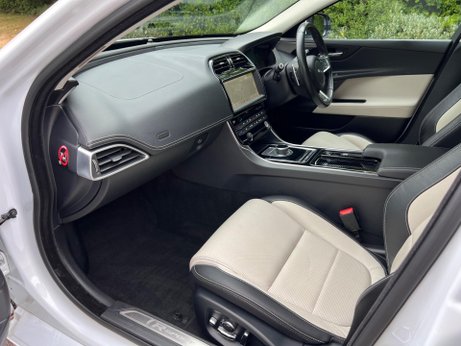 Jaguar XE 2.0i R-Sport Auto Euro 6 (s/s) 4dr 33