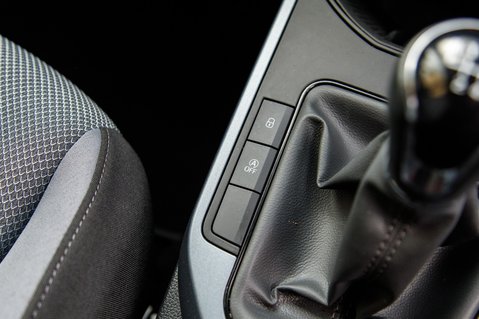 SEAT Arona TSI SE TECHNOLOGY 32