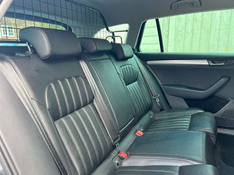 Skoda Superb 2.0 TDI SE L Executive Estate 5dr Diesel Auto Euro 6 (150 ps) 15