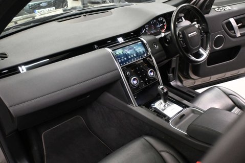 Land Rover Discovery Sport 2.0 Discovery Sport S Auto 4WD 5dr 17