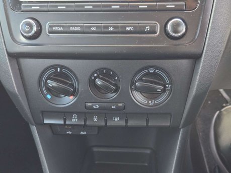 Skoda Rapid 1.2 TSI SE Hatchback 5dr Petrol Manual Euro 5 (86 ps) 26