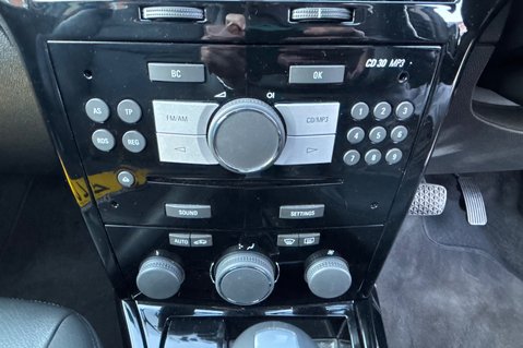 Vauxhall Astra ELITE.. AUTOMATIC.. 16 SERVICES.. 13 MAIN DEALER.. LOOK ONLY 30K MILES..  7