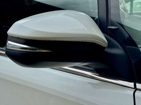 Toyota Esquire Hybrid Hybrid Gi 78