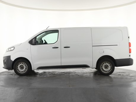 Vauxhall Vivaro 2900 1.5d 100PS Dynamic H1 8