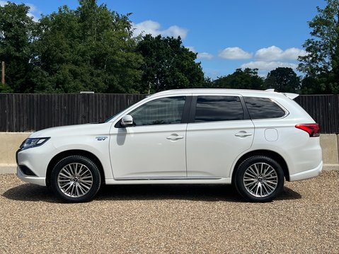 Mitsubishi Outlander PHEV DESIGN 6