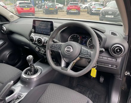 Nissan Juke 1.0 Juke Acenta DiG-T 5dr 17