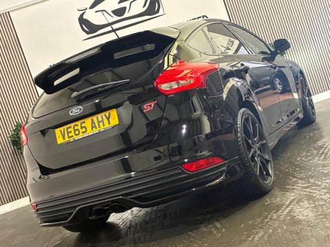 Ford Focus 2.0T EcoBoost ST-2 Euro 6 (s/s) 5dr 26
