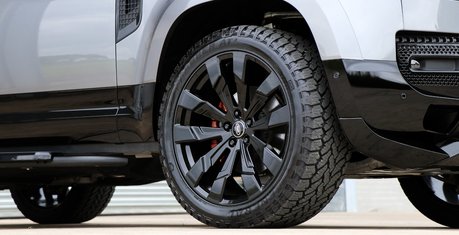 Land Rover Defender 110