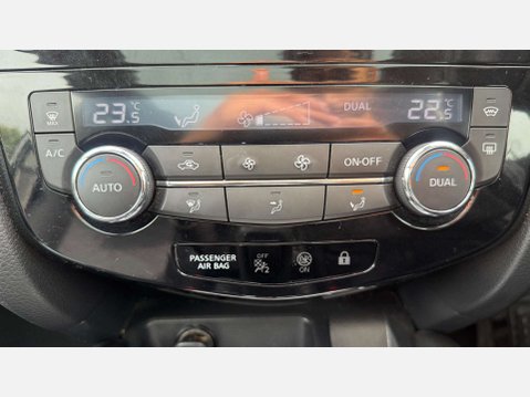 Nissan Qashqai 1.2 Qashqai N-Connecta DiG-T CVT 5dr 19