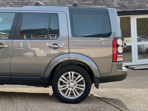 Land Rover Discovery 3.0 SD V6 HSE SUV 5dr Diesel Auto 4WD Euro 5 (s/s) (255 bhp) 10