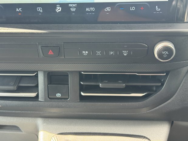Ford Transit Custom LWB L2H1 Low Roof Limited 300 Air Con Cam Sensors EURO 6 38
