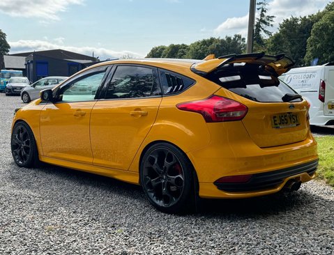 Ford Focus 2.0 Focus ST-2 T 5dr 9
