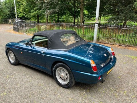 MG RV8 4.0 3