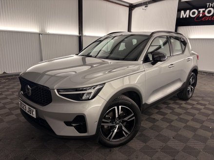 Volvo XC40 2.0 B3 MHEV Plus Dark DCT Auto Euro 6 (s/s) 5dr