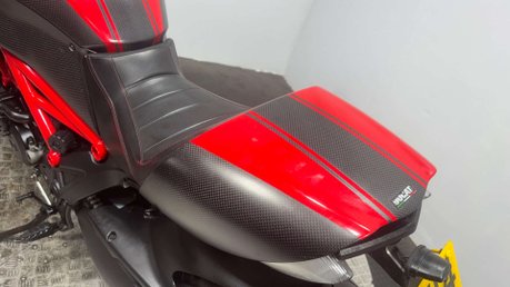 Ducati Diavel 1198 CARBON EDITION 24K 1 OWNER JUST SERVICED MOT APRIL 2027 18