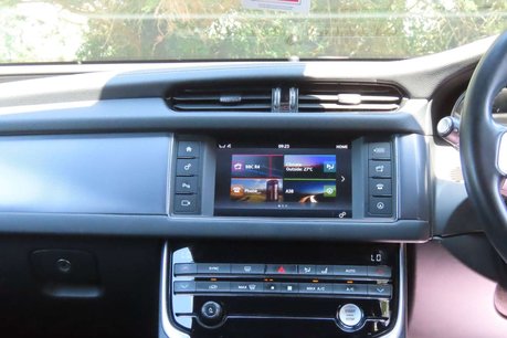 Jaguar XF 2.0d R-Sport Sportbrake 5dr Diesel Auto Euro 6 (s/s) (180 ps) 11