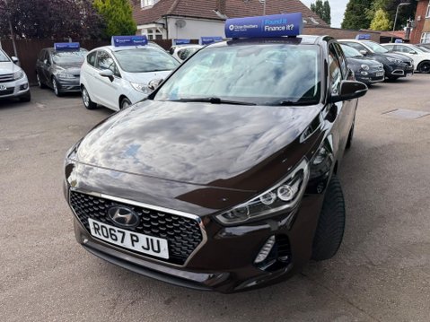 Hyundai i30 1.6 CRDi Blue Drive Premium Euro 6 (s/s) 5dr 3
