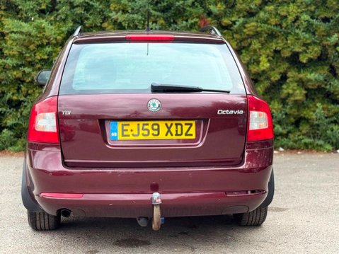 Skoda Octavia 1.6 TDI Elegance Euro 5 5dr 9