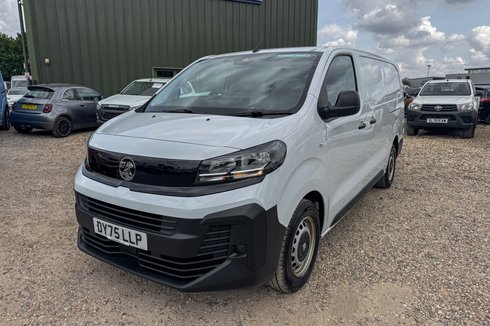 Vauxhall Vivaro LWB L2H1 [SOLD CM] Low Roof Prime 3100 Cruise Sensors EURO 6