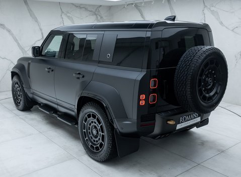 Land Rover Defender OCTA EDITION ONE 12