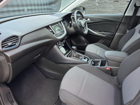 Vauxhall Grandland X 1.5 Turbo D BlueInjection SE Euro 6 (s/s) 5dr 10