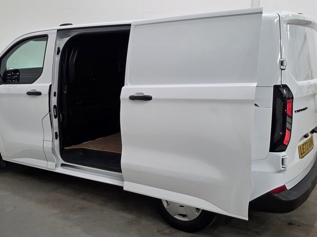 Ford Transit Custom Transit Custom 280 L1 Diesel FWD 2.0 Eco Blue 136ps H1 Van Trend 4