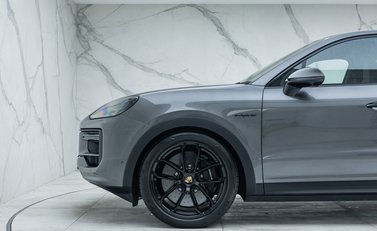 Porsche Cayenne TURBO E-HYBRID GT 41