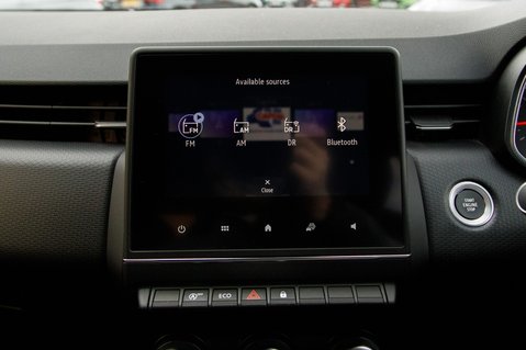 Renault Clio ICONIC TCE 25