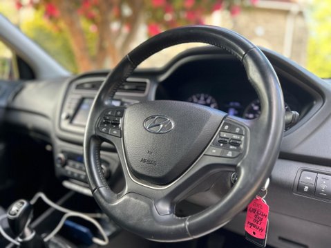 Hyundai i20 T-GDI PREMIUM NAV 26