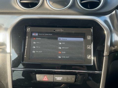 Suzuki Vitara SZ5 MHEV 24