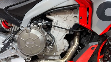 Aprilia Tuono 660 2021 ONLY 11K STUNNING BIKE NEW TYRES MID WEIGHT NAKED 26